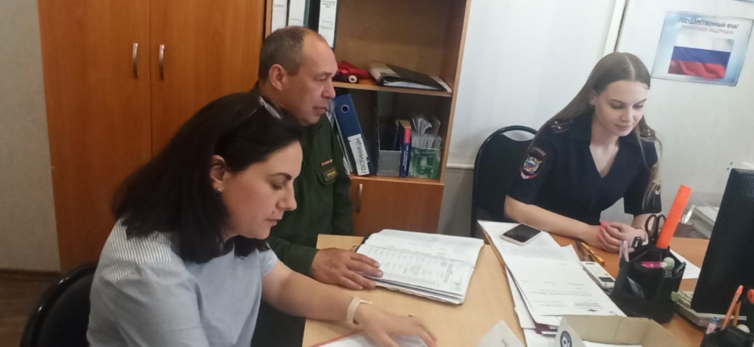 Администрацией Бессоновского района и ОМВД России по Бессоновскому району проводится совместная работа по набору граждан для прохождения службы по контракту