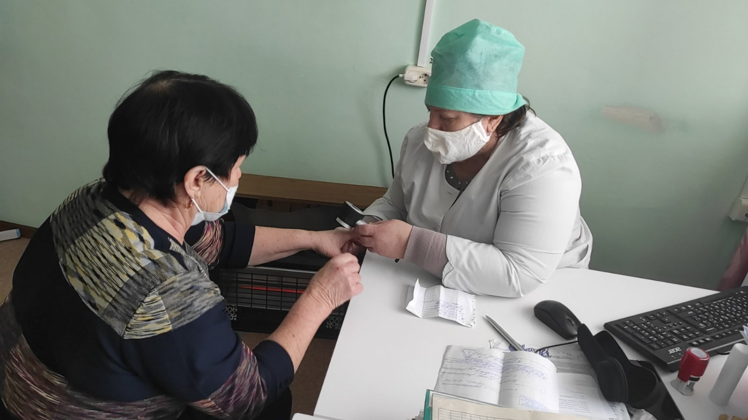 8 февраля в рамках месячника по борьбе с онкологическими заболеваниями в ГБУЗ "Бессоновская РБ" осуществлялся прием врача-дерматолога
