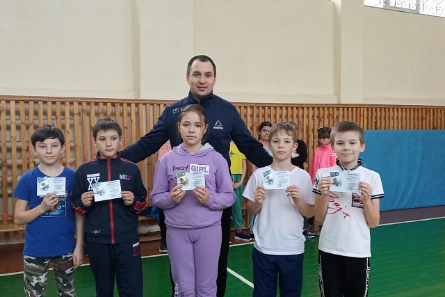 В МБОУ СОШ №2 с.Грабово состоялось награждение знаками ГТО В МБОУ СОШ №2 с.Грабово состоялось награждение знаками ГТО