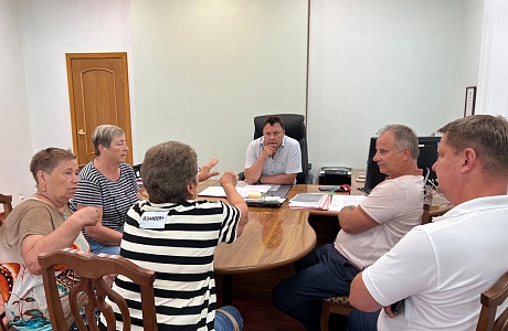 Глава Бессоновского района провёл личный приём граждан