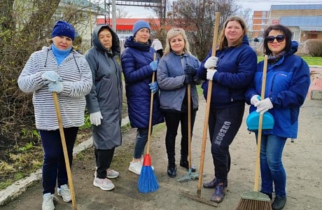 Сотрудники учреждений культуры приняли участие в региональном субботнике