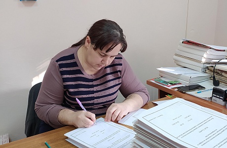 Рабочие будни архивного отдела администрации Бессоновского района