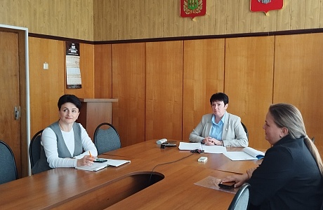 Заместитель главы местной администрации Ирина Антонова приняла участие в рабочем совещании 