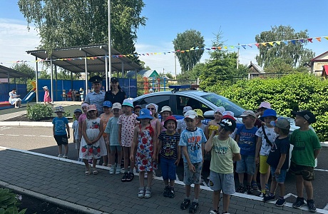 День дорожной безопасности для воспитанников детского сада День дорожной безопасности для воспитанников детского сада