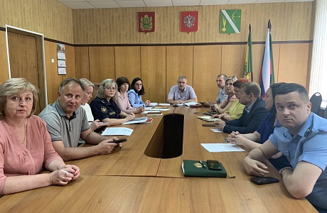 Администрация Бессоновского района приняли участие в заседании комиссии