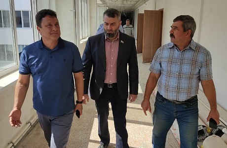 Проверили ход ремонтных работ МБОУ СОШ с. Бессоновка