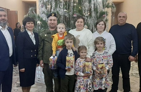 В Бессоновском районе прошел новогодний праздник для детей участников СВО