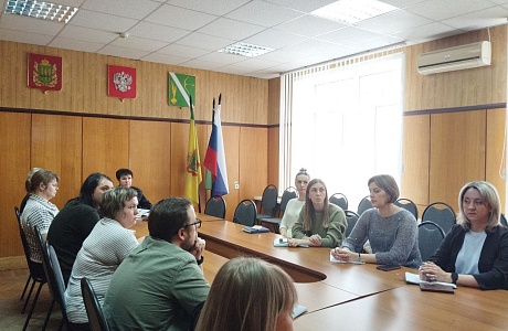 Заместитель главы местной администрации Ирина Антонова приняла участие в совещании.