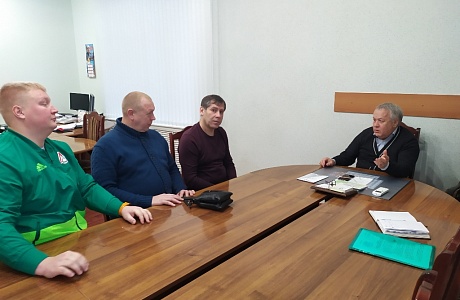 Вячеслав Демичев провел личную встречу с представителями регбийного клуба «Локомотив» города Пенза