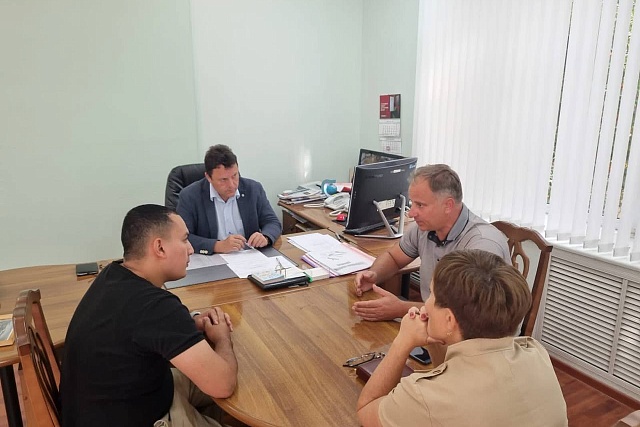 Глава Бессоновского района Александр Воронков  провёл приём граждан