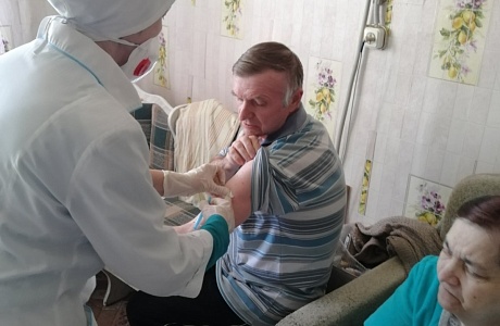 Вакцинация против COVID-19 на дому