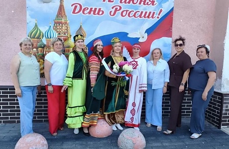 Члены участковых избирательных комиссий Бессоновского района приняли активное участие в праздновании Дня России