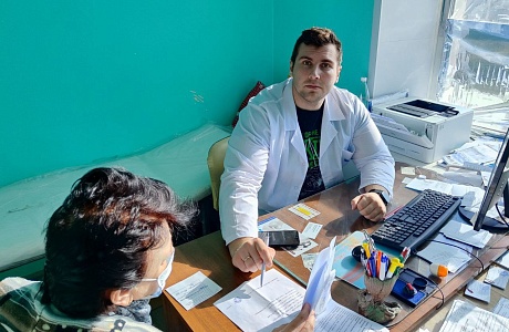 С какими жалобами записаться на прием к ортопеду, ревматологу, ортопеду?