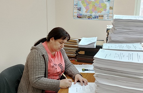 Рабочие будни архивного отдела администрации Бессоновского района
