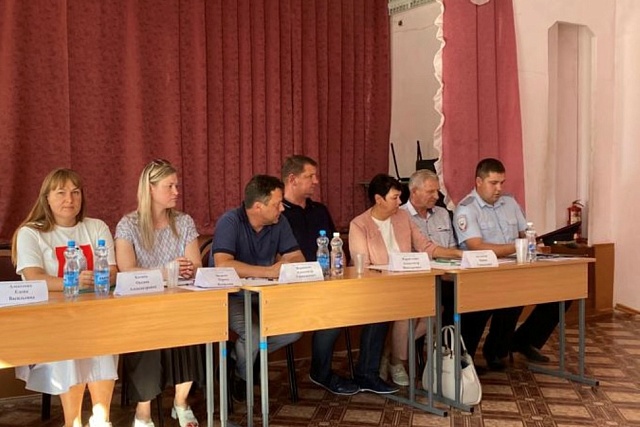 Встреча с населением в с.Вазерки 
