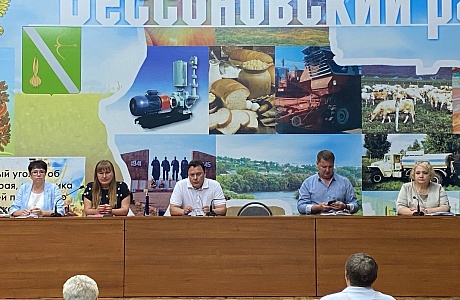 Глава Бессоновского района Александр Воронков провел планёрку