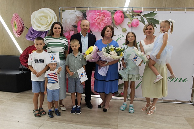 Семьи Бессоновского района награждены медалью «За любовь и верность»