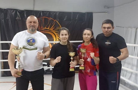 1 место в соревнованиях по КИКБОКСИНГу 1 место в соревнованиях по КИКБОКСИНГу