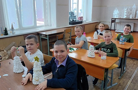 Новогодняя мастерская "Ёлки-палки" открылась в Центре детского творчества