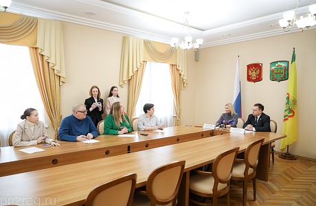 Выбрать новогоднее мероприятие по «Пушкинской карте» поможет чат-бот в мессенджере MAX