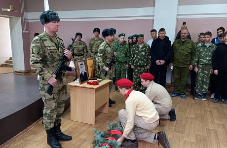 В средней школе №2 с.Грабово  прошла линейка Памяти  и областные соревнования по стрелковому поединку 