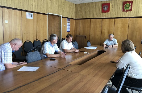 Глава администрации Бессоновского района провел встречу с руководителями предприятий сферы ЖКХ по вопросу вакцинации Глава администрации Бессоновского района провел встречу с руководителями предприятий сферы ЖКХ по вопросу вакцинации