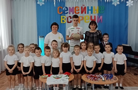 В рамках года  Года семьи в России в детском саду села Грабово прошли "Семейные встречи" с семьями воспитанников и выпускников.