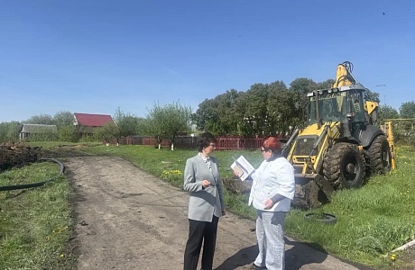 Глава Бессоновского района Наталья Шалдаева проконтролировала ход капитального ремонта водораспределительной сети в селе Степное Полеологово