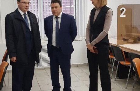 Министр экономического развития и промышленности Пензенской области Алмаз Хакимов посетил МАУ «МФЦ Бессоновского района».