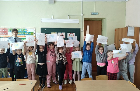 Сотрудники Госавтоинспекции Бессоновского района рассказали  дошкольникам о значении дорожных знаков  