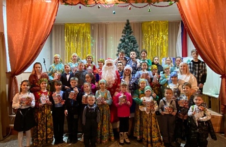 Музыкально-игровая программа «Новый год в кругу семьи»