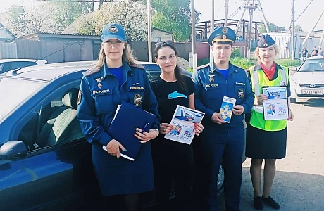 Сотрудники ГИБДД и МЧС провели акцию «Уступи дорогу помощи!»