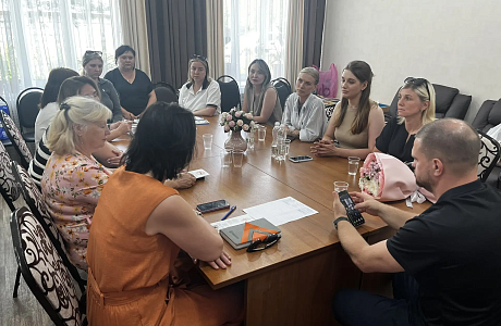 Встреча специалистов по поддержке семей в трудной жизненной ситуации Встреча специалистов по поддержке семей в трудной жизненной ситуации