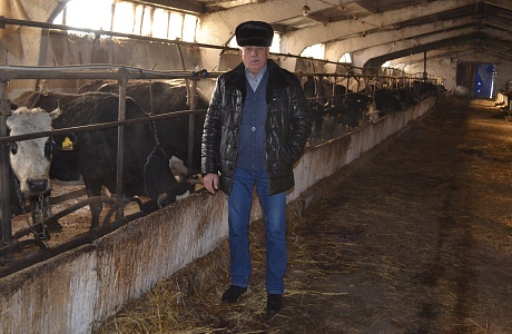 Начальник управления развития сельского хозяйства Михаил Горшенин посетил хозяйство Эльзы Ахмедовой