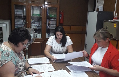  В территориальной избирательной комиссии началась работа по приему документов