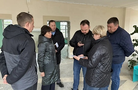 Глава Бессоновского района Наталья Шалдаева провела рабочую встречу на объекте с заказчиком и подрядчиком