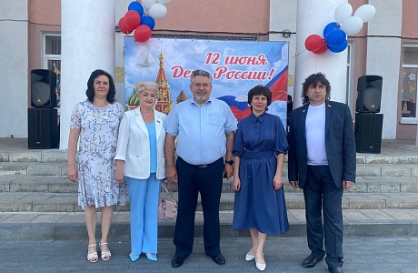 На площади Дома культуры с. Бессоновка прошло районное торжественное мероприятие в рамках празднования Дня России