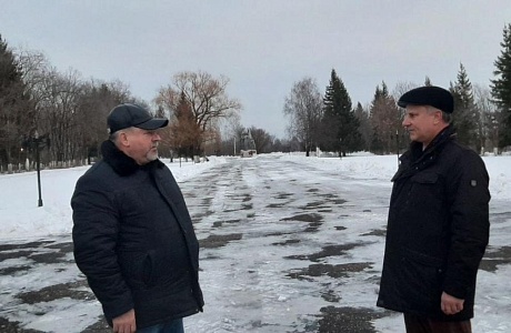 С рабочим визитом Бессоновский район посетил Василий Ложкин.