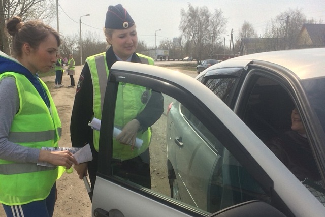 В селе Грабово родительские патрули призвали водителей присоединиться к социальной кампании «БЕЗ ВАС НЕ ПОЛУЧИТСЯ!»
