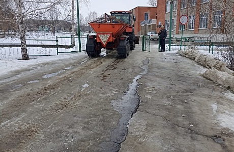 В селе Вазерки проведены работы по обработке автодорог В селе Вазерки проведены работы по обработке автодорог