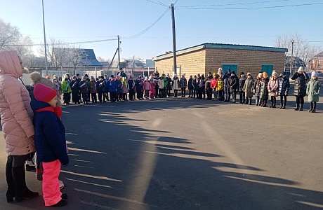 Администратор центра тестирования ВФСК ГТО Бессоновского района пообщалась с обучающимися 1-4 классов на тему ГТО зимой