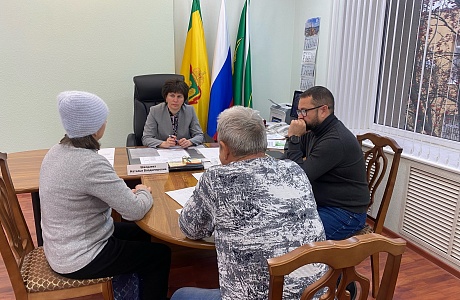  Глава Бессоновского района Наталья Шалдаева провела личный прием граждан