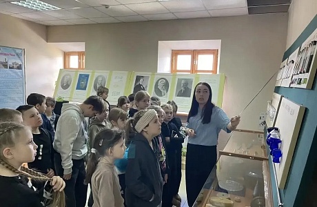 В рамках реализации проекта "Культурная суббота" обучающиеся МАОУ ДД МШВ НШ-ДС с. Бессоновка посетили с экскурсией  Никольский музей стекла и хрусталя. 