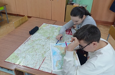 Педагог дополнительного образования Центра детского творчества провел для обучающихся  мастер - класс на тему «Мой первый бизнес»