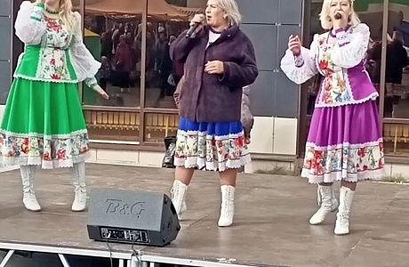 Фолк-группа «Ладица» на осенней ярмарке в городе Пенза