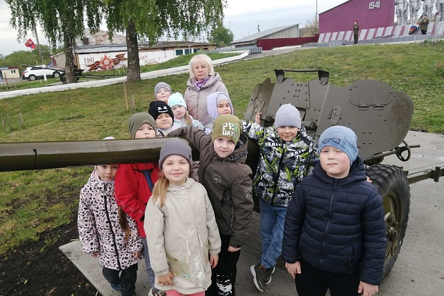 Экскурсия для детей детского сада села Кижеватово.