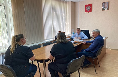 Исполняющий полномочия главы Бессоновского района Александр Карагодин провел личный приём граждан