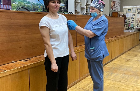 Глава Бессоновского района Наталья Шалдаева сделала ежегодную прививку от гриппа.