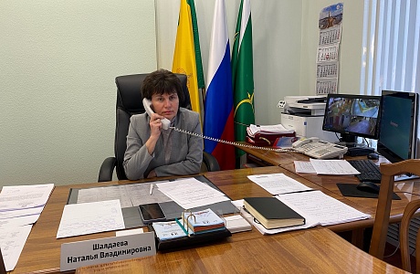 Глава Бессоновского района Наталья Шалдаева провела личный приём граждан в формате телефонного разговора