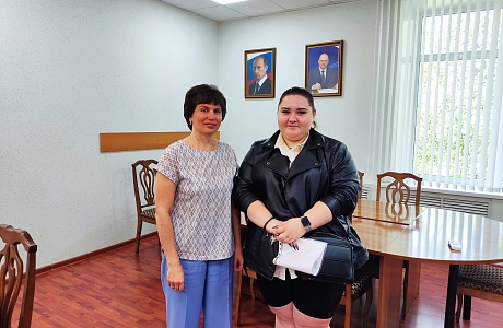 Глава Бессоновского района вручила ключи от благоустроенной квартиры жительнице Бессоновского района